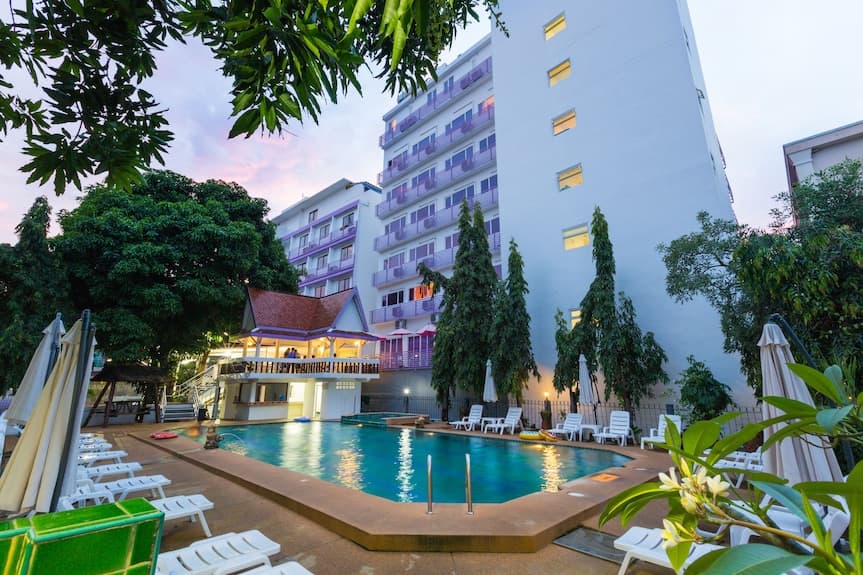 Hotel Zing photo 1
