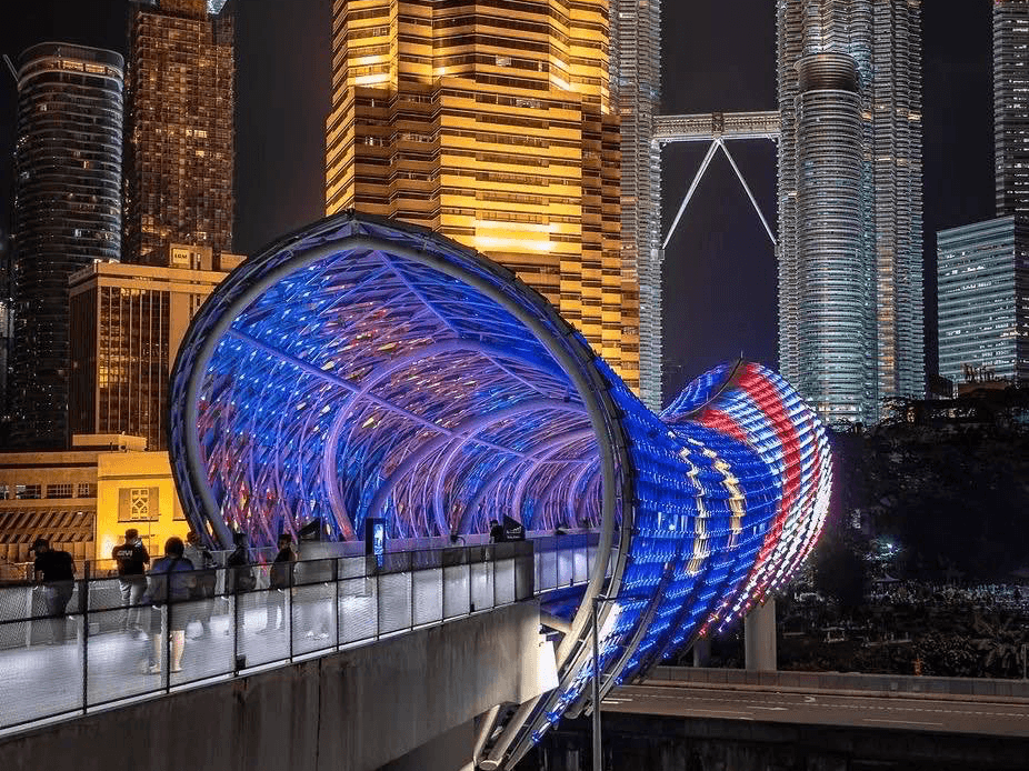 Arrival & Night City Tour photo 4